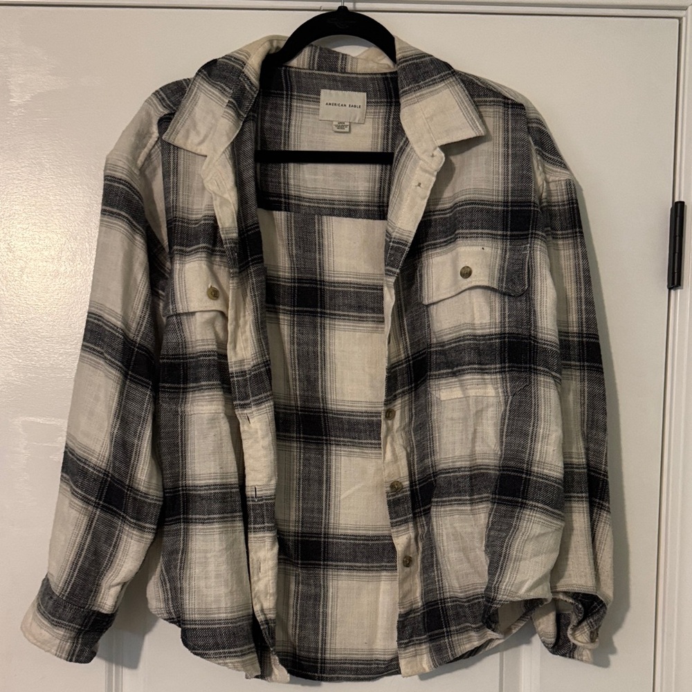 American Eagle soft fleece white and Black Checkered Shirt